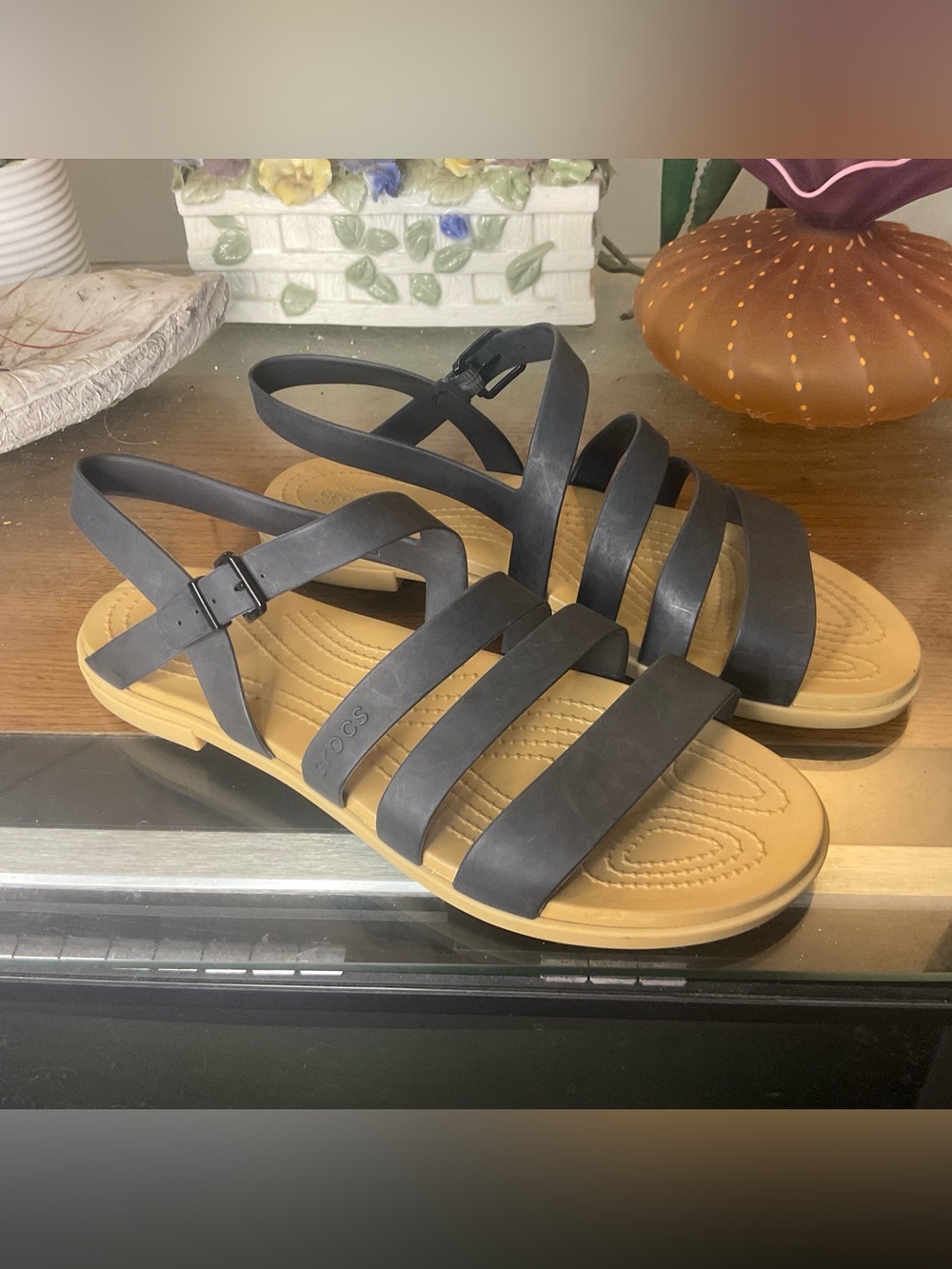 CROCS WOMENS TULUM STRAP SANDALS SZ 11